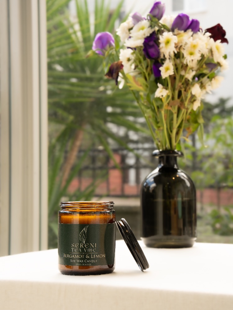 Sereni Tea Vibe Bergamot & Limon Kokulu Mum - %100 Doğal Soya Mumu Amber Kavanoz Aromaterapi Mum
