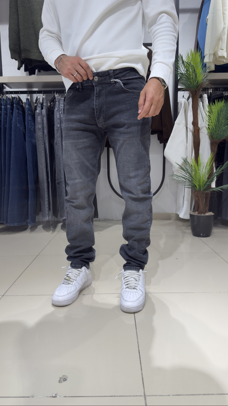 Regular Fit Jean Yıkamalı Siyah
