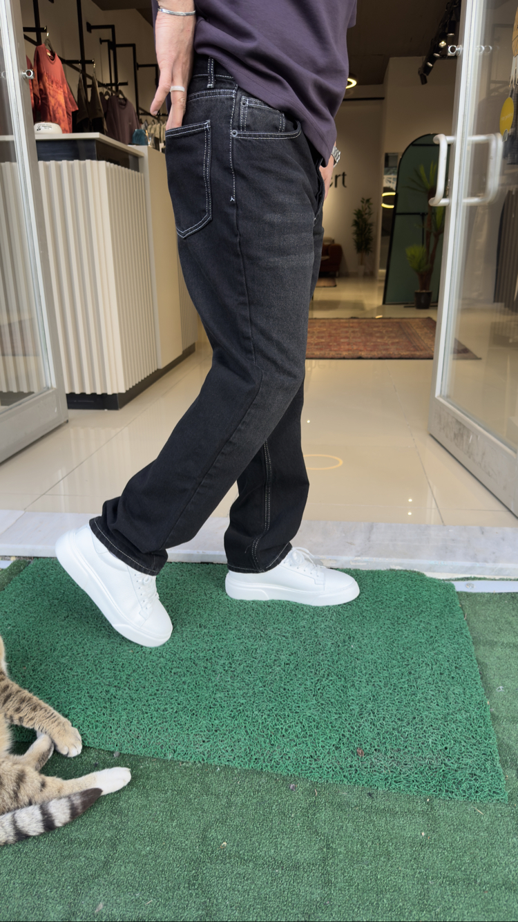 Baggy Taşlamalı Beyaz Dikiş Detaylı Jean Siyah
