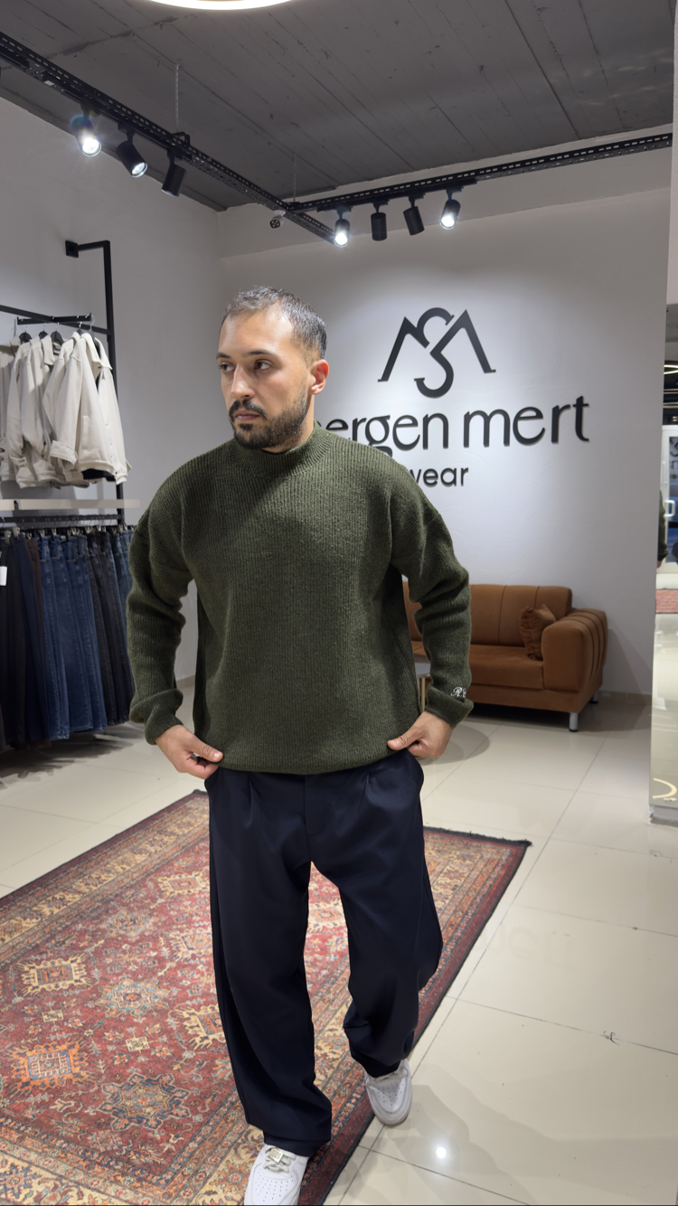 Oversize Nakışlı Örme Kazak Haki 