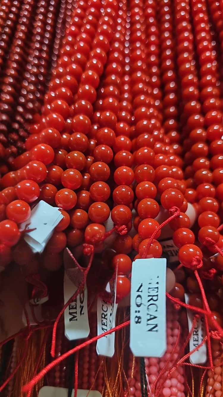 Renklendirilmiş Orijinal Mercan Taş Dizi – 8mm | Doğal Enerji ve El Yapımı Kalite