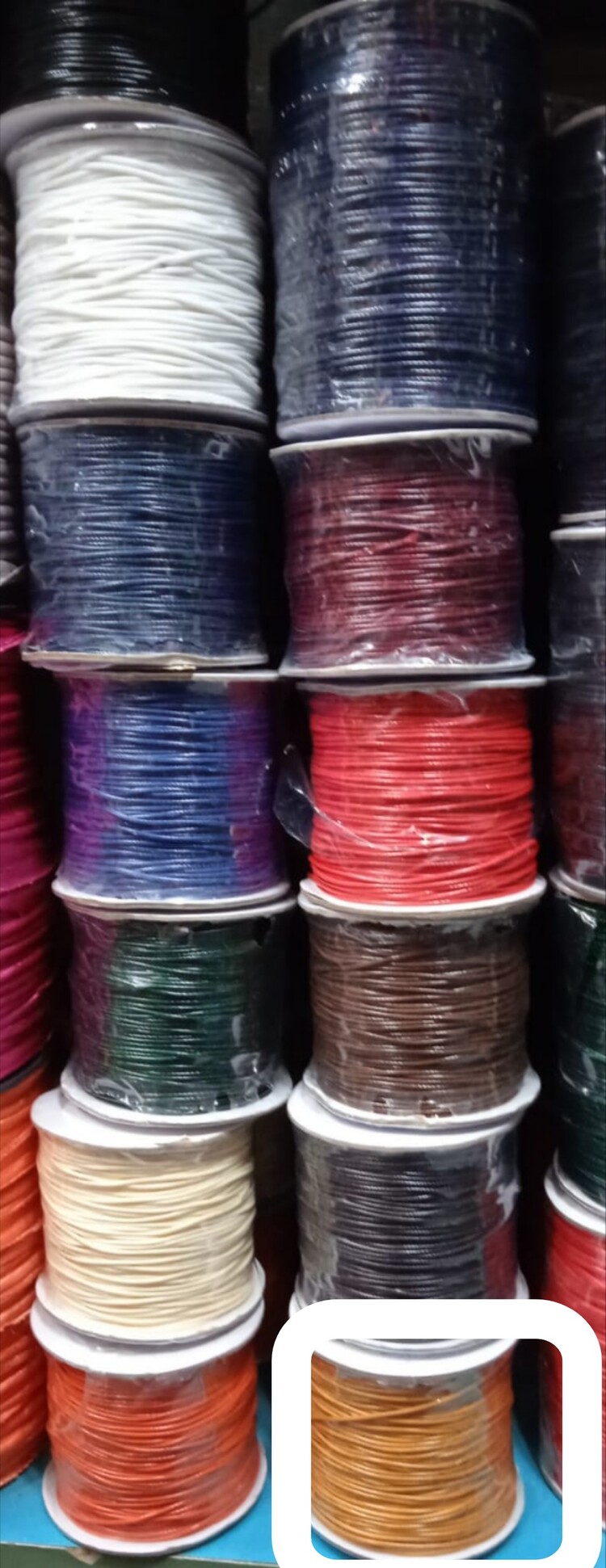 BOBİN SATIŞ - PARLAK DERİ GÖRÜNÜMLÜ KORE TAKI İPİ KALINLIK 1 MM Hardal sarısı 
