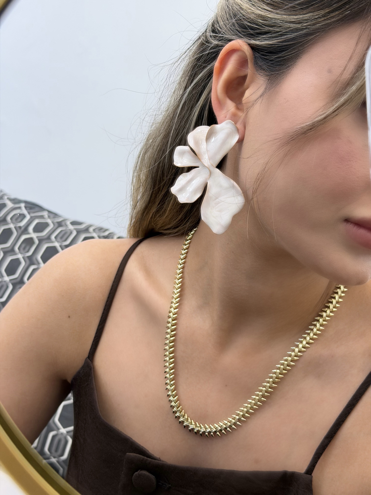 Marka Model Yarım Yaprak Küpe