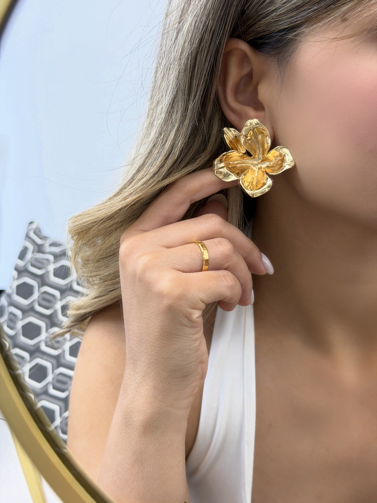 Marka Model Çiçek Gold Küpe KP0025
