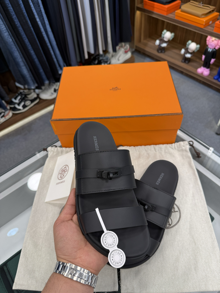 Hermès Jackson Sandal Black (Kelly Buckle)