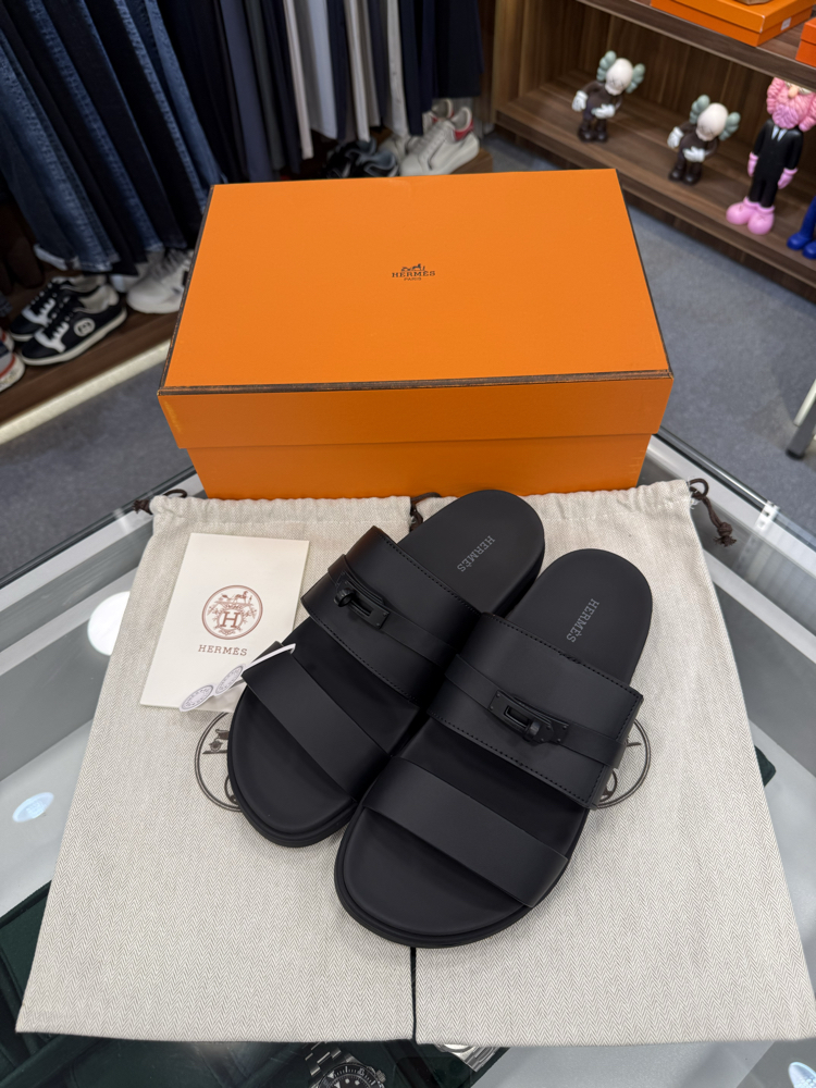 Hermès Jackson Sandal Black (Kelly Buckle)