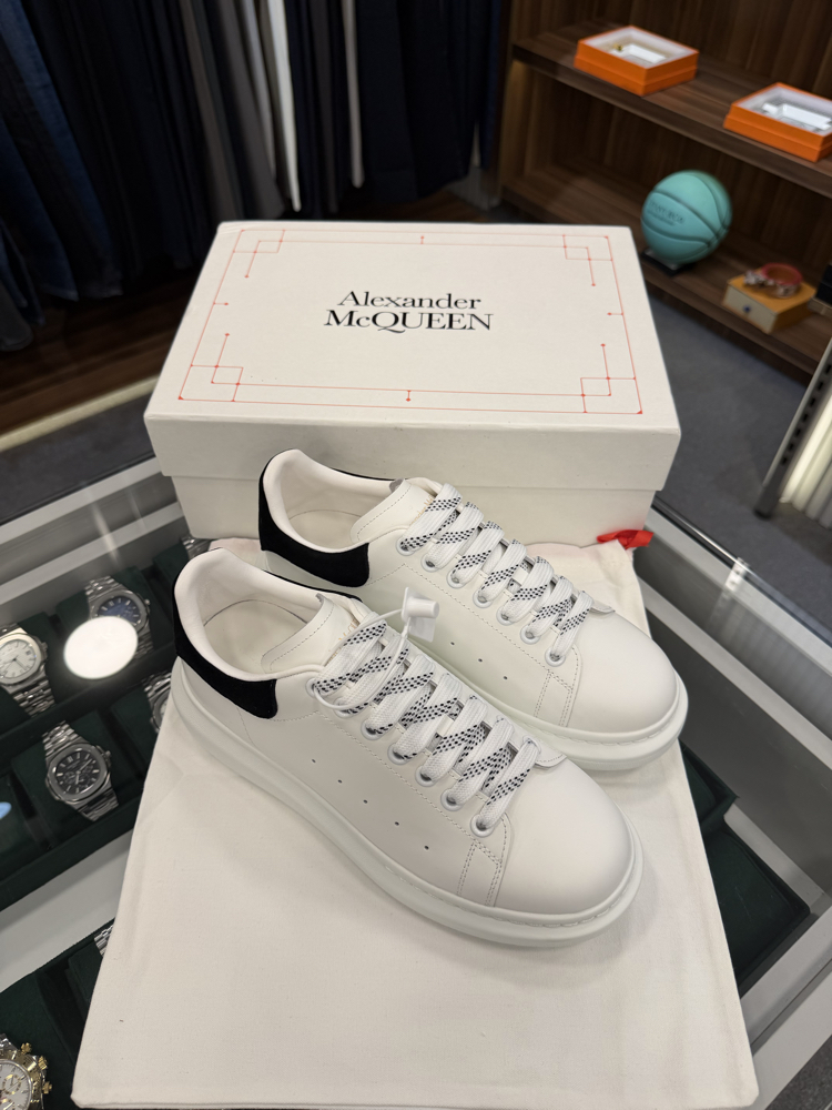 Alexander McQueen Süet Sneaker