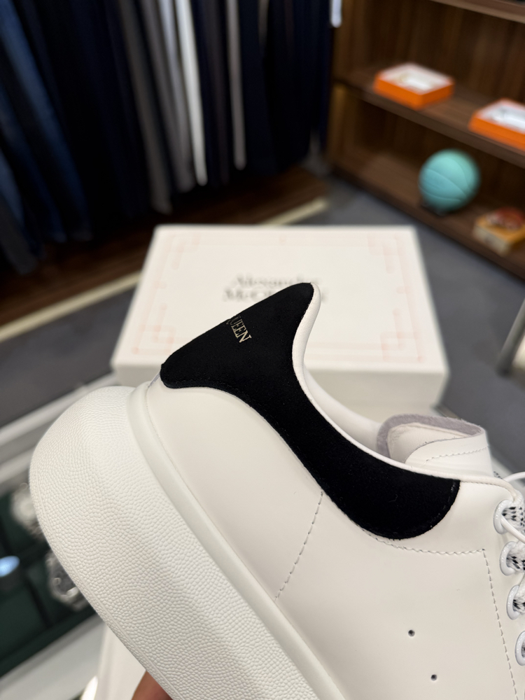 Alexander McQueen Süet Sneaker