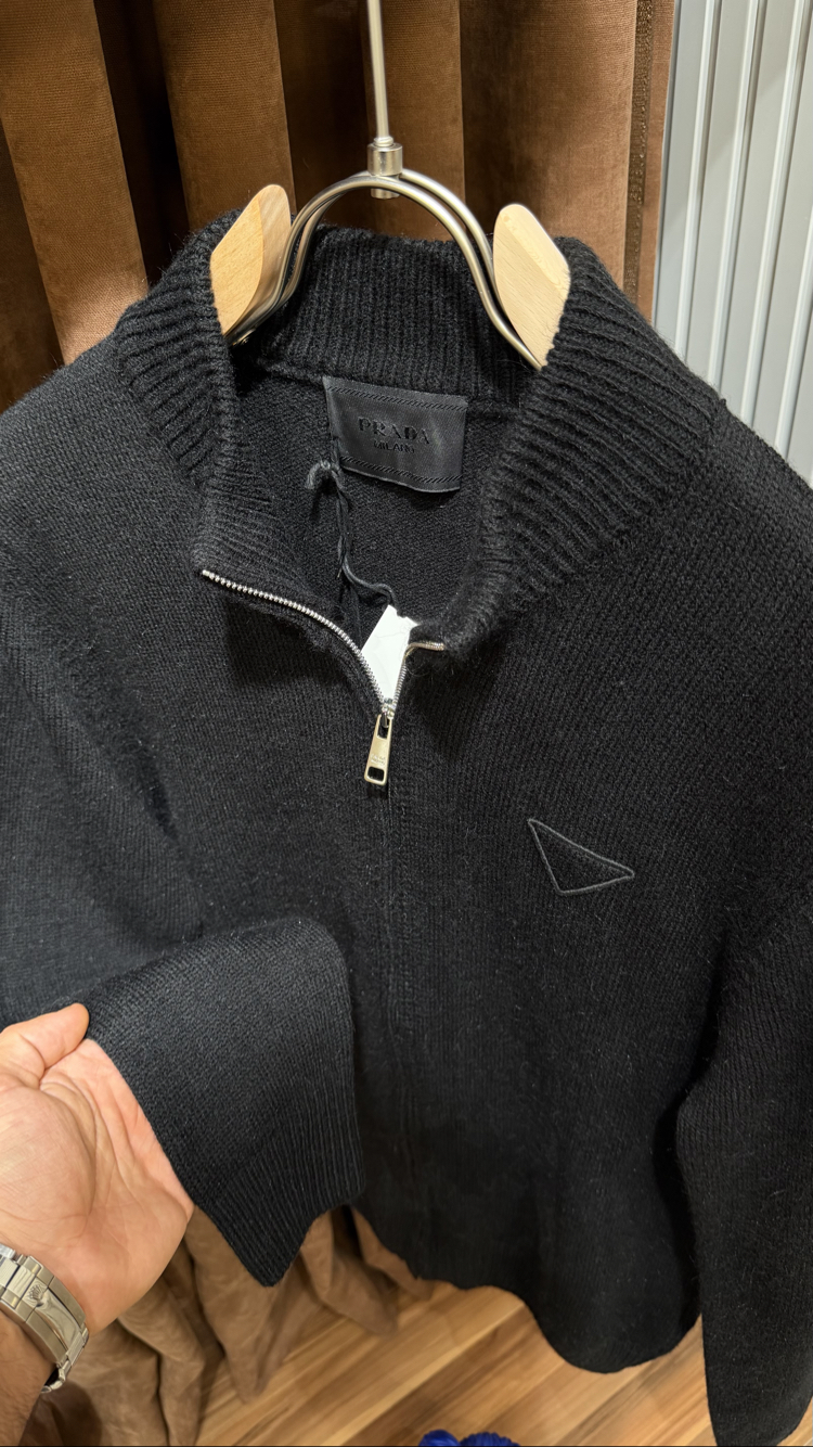 Prada Logo Yün Hırka