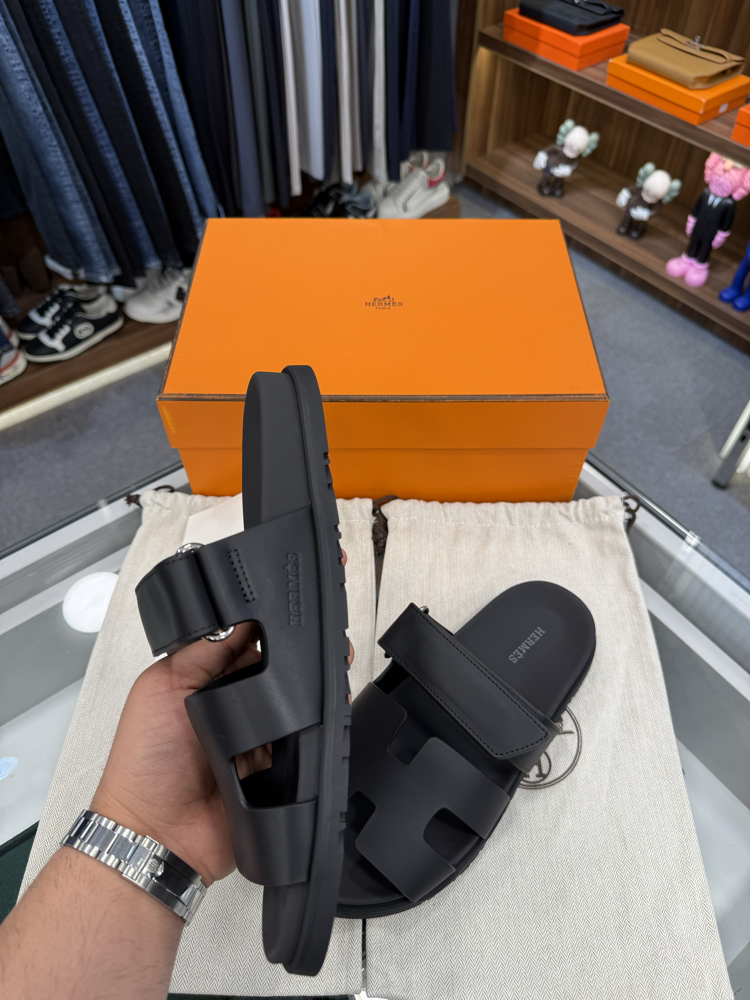 Hermès Chypre Sandal Black