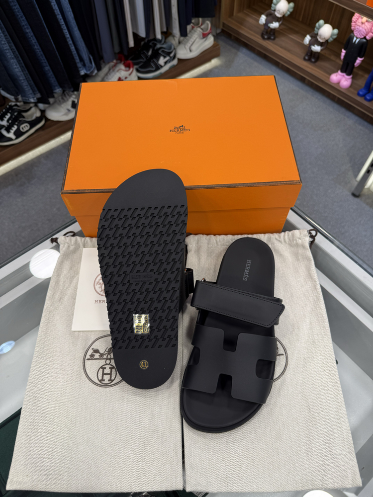 Hermès Chypre Sandal Black