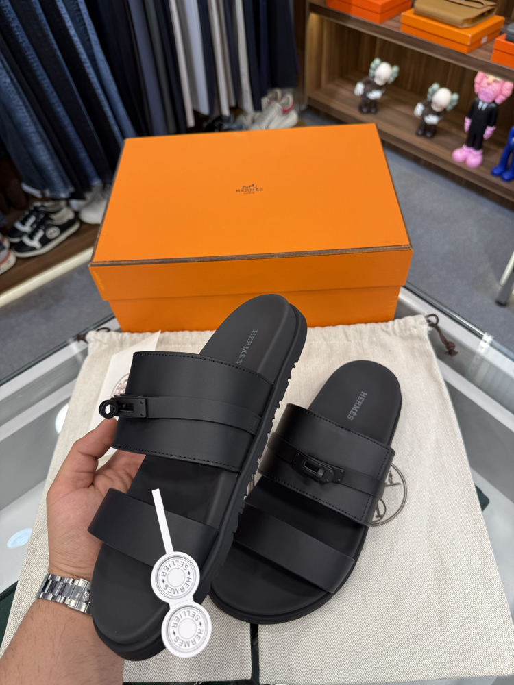 Hermès Jackson Sandal Black (Kelly Buckle)