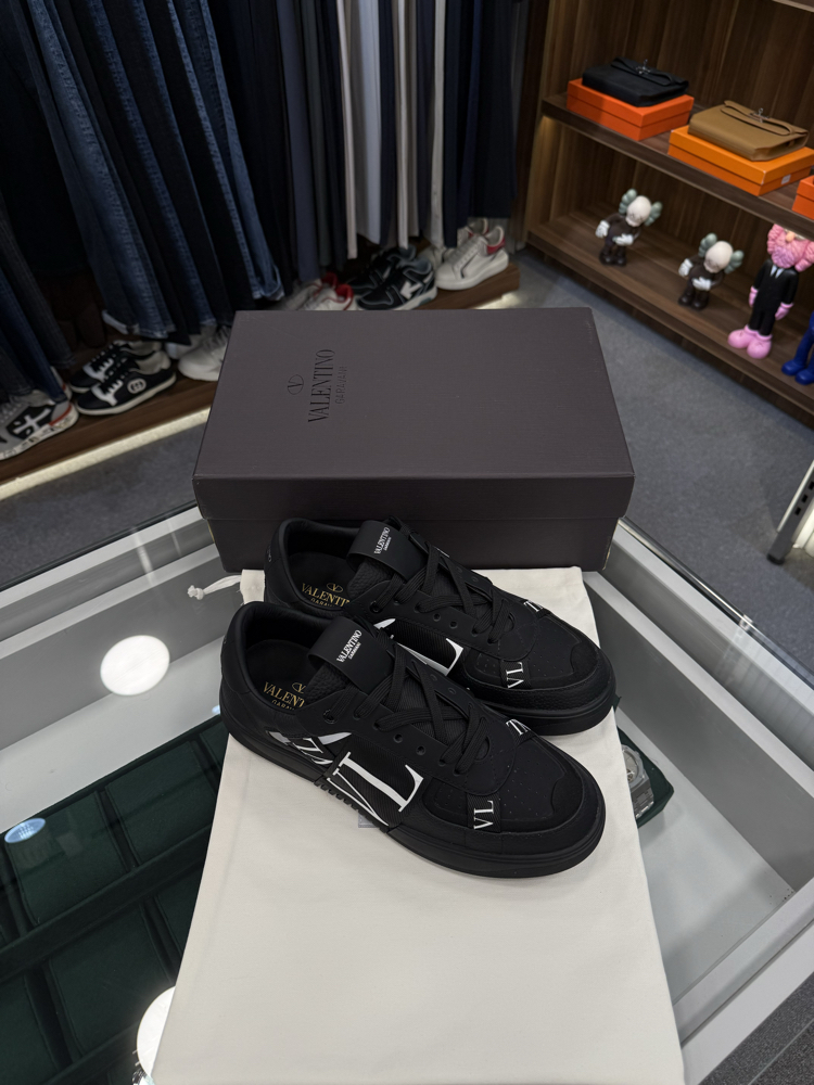 Valentino Garavani VL7N Leather Sneaker in Black