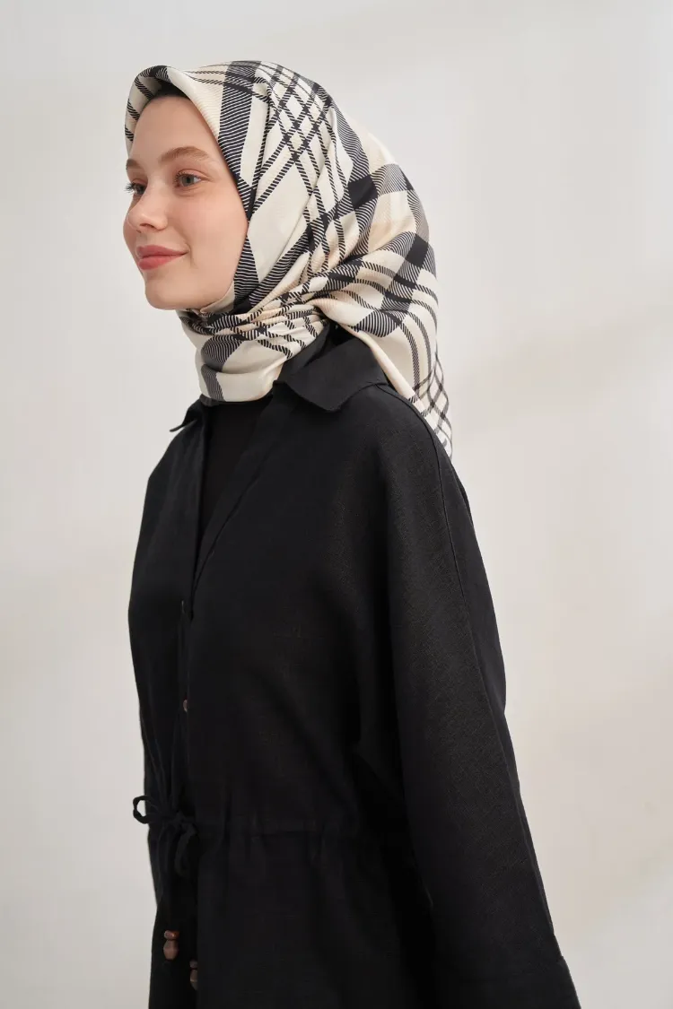 ARMANDA - 4358 Naya Desen Twill İpek Eşarp - Siyah-Bej
