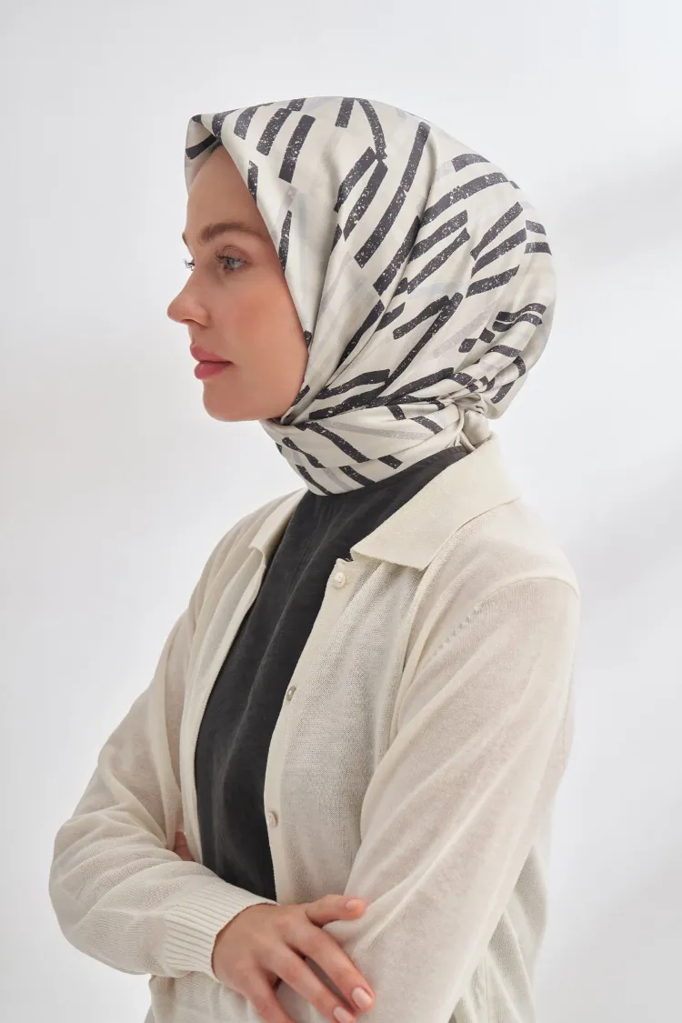 ARMANDA - 4353 Rora Desen Twill İpek Eşarp - Gümüş