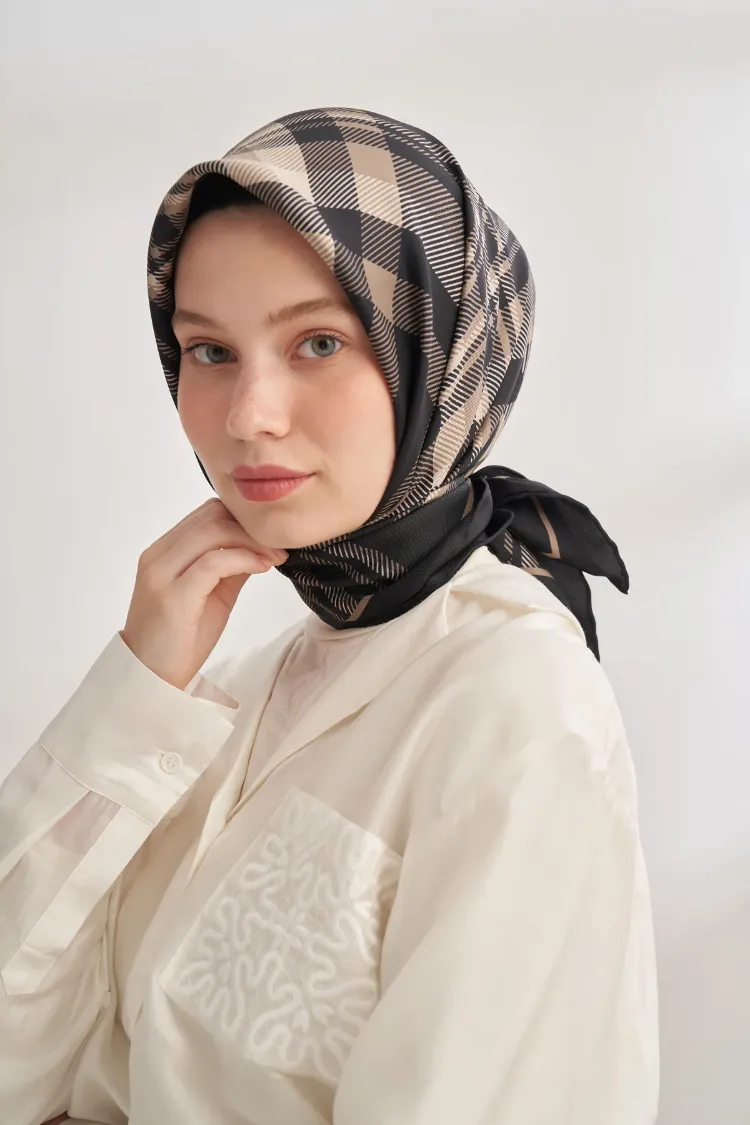 ARMANDA - 4358 Naya Desen Twill İpek Eşarp - Siyah