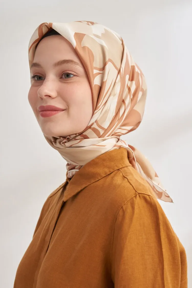 ARMANDA - 4351 Dahlia Desen Twill İpek Eşarp - Bej