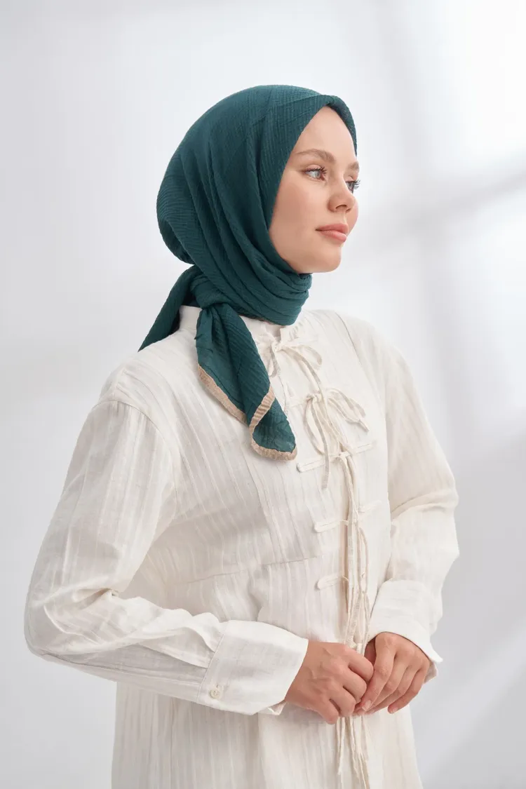 ARMANDA - 3353 Müslin Biyeli Eşarp - Zümrüt