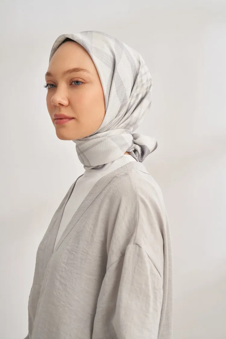 ARMANDA - 4358 Naya Desen Twill İpek Eşarp - Gümüş