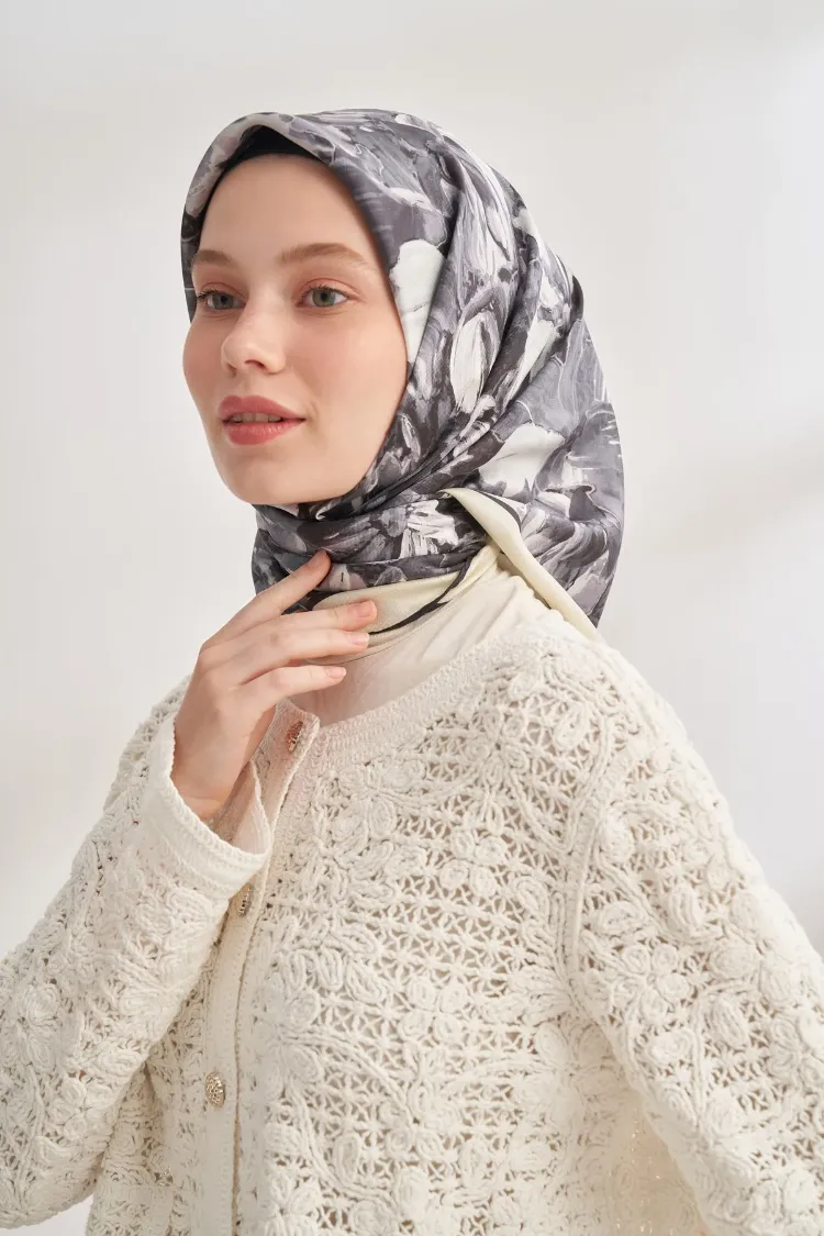 ARMANDA - 4359 Abstract Bloom Desen Twill İpek Eşarp - Füme