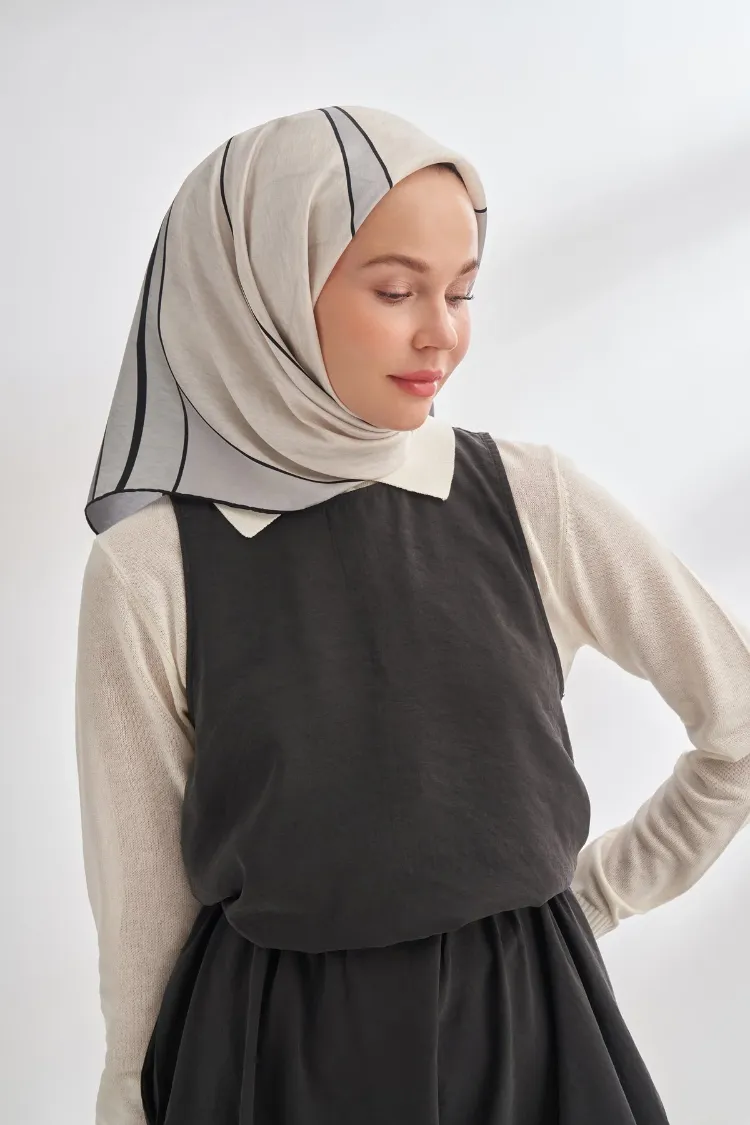 ARMANDA - 4355 İnaya Desen Twill İpek Eşarp - Gri