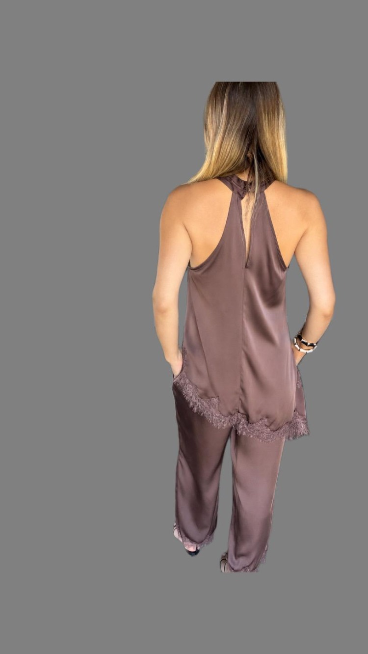 Saten Dantel Detaylı Bluz Pantolon Takım Kahverengi