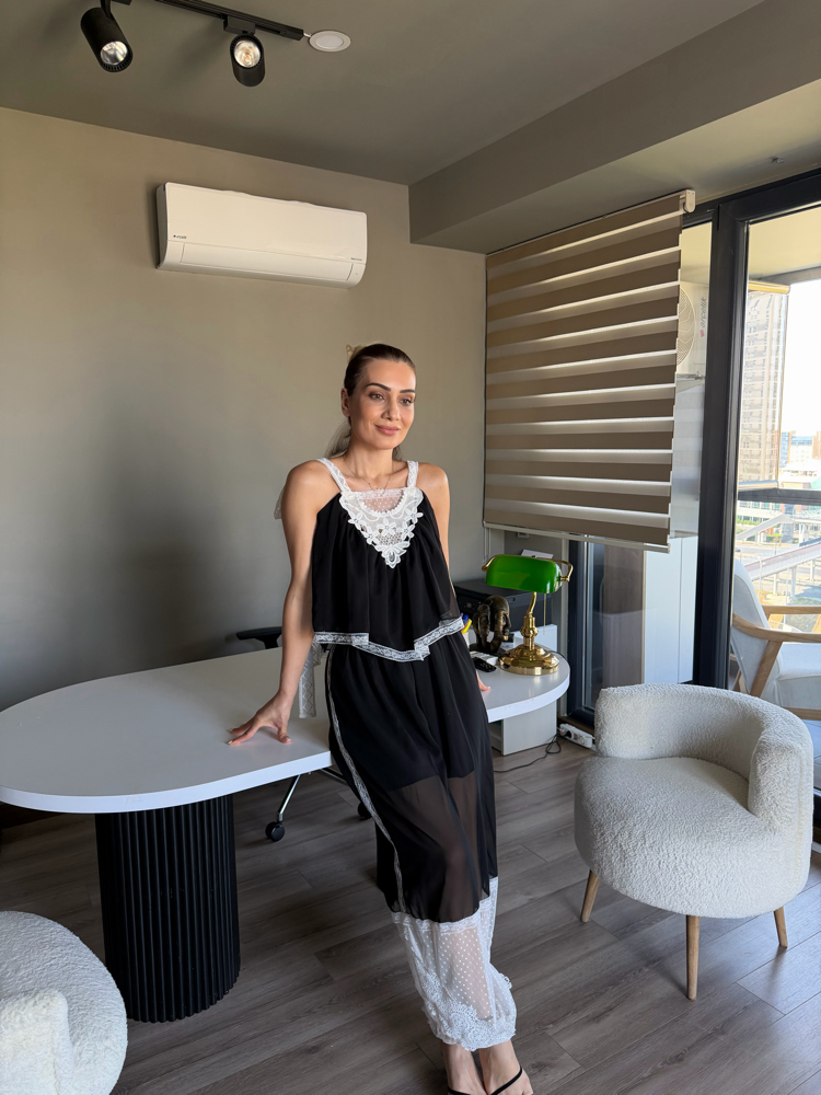 Dantel Detaylı Bluz Şalvar Pantolon Takım