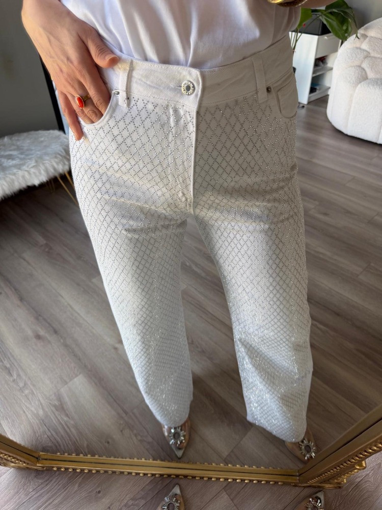 Full Taşlı Beyaz Jean 