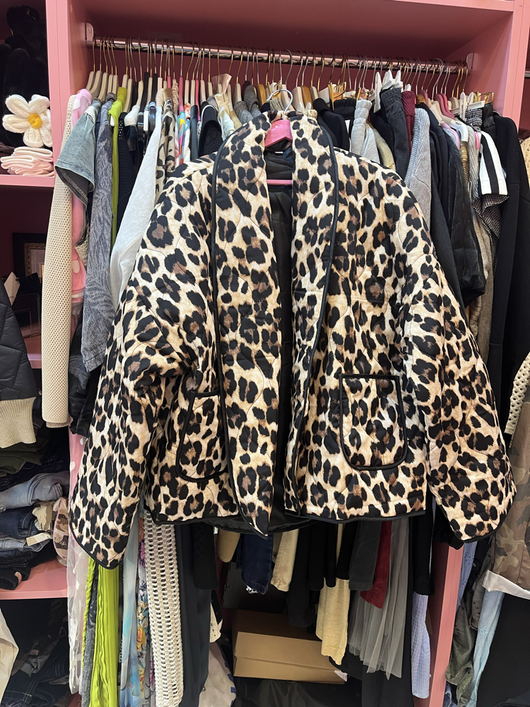 Kapitone leopar desenli mont