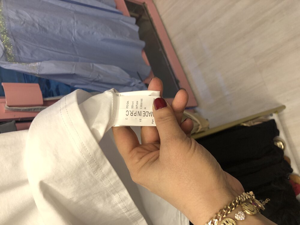 Kelebek işlemeli bluz