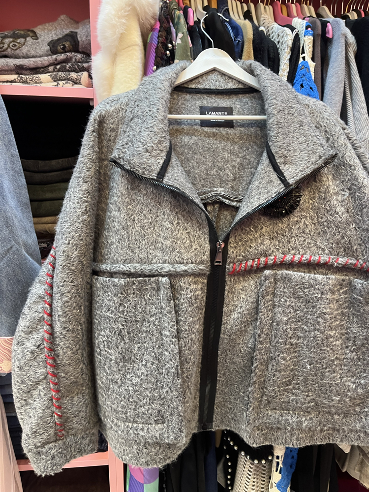 Lamante broş detaylı mont