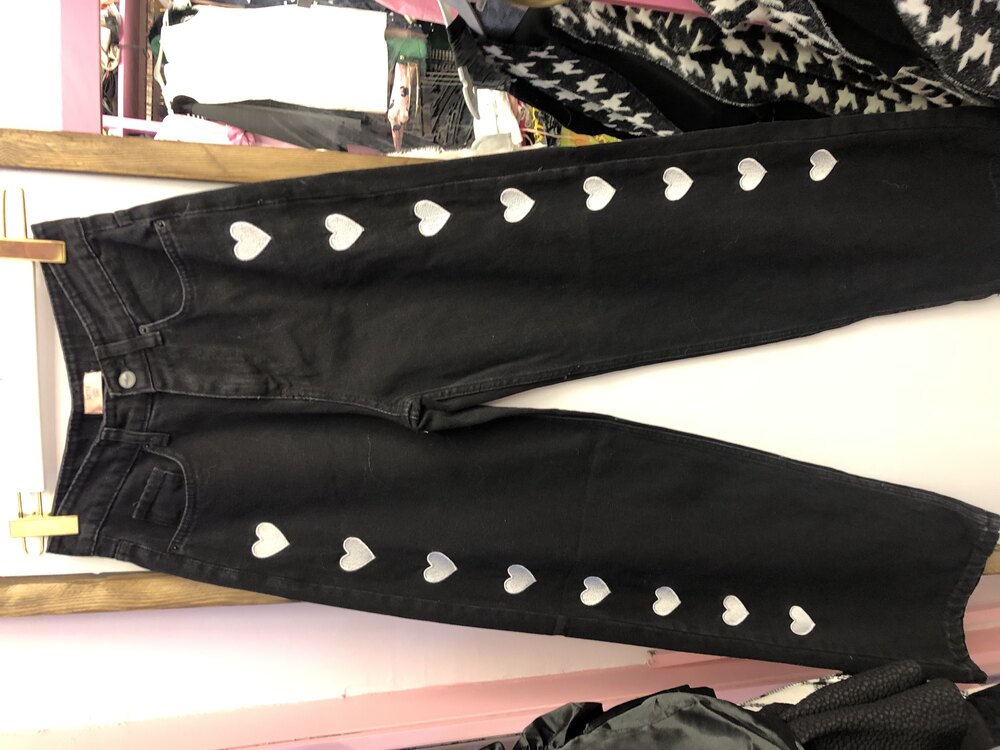 Kalp nakışlı jean