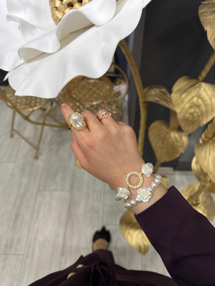 YENİİ!! GÜL DETAYLI ÇEYREK ÇERÇEVE KLASİK BİLEKLİK 