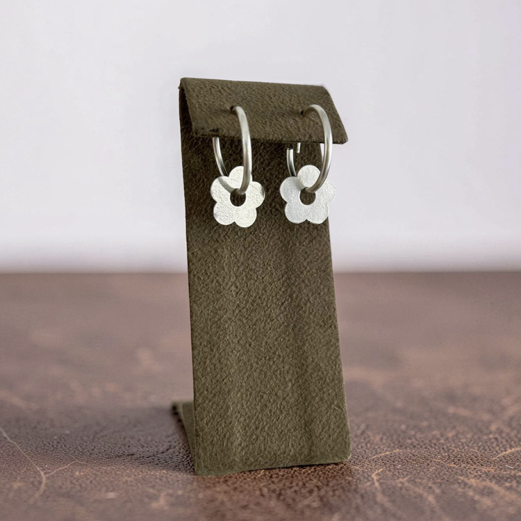 Gümüş Çiçek Küpe