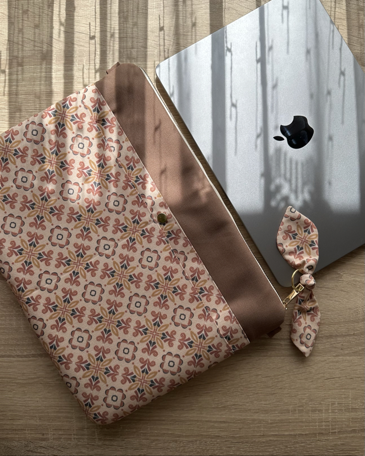 Laptop & Evrak Çantası – Dolgulu Koruma, Omuz ve El Kullanımına Uygun