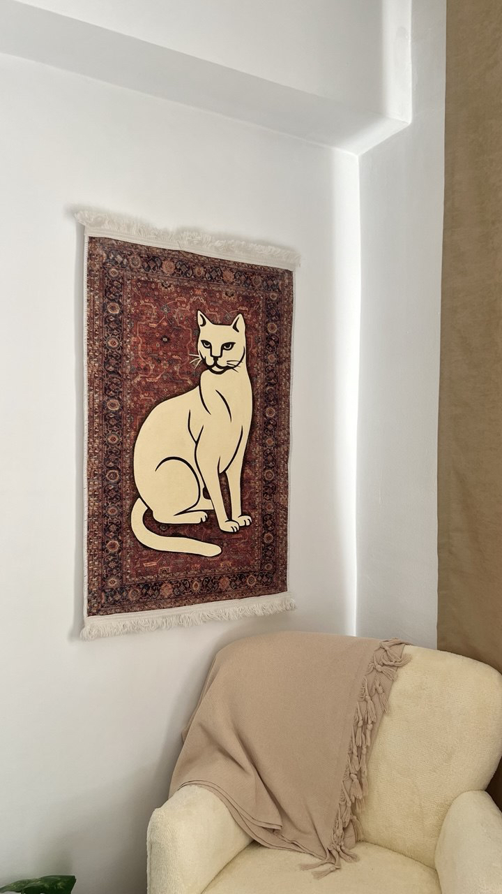 El Boyaması Kedi Figürlü Halı Tablo – Dekoratif Duvar Halısı