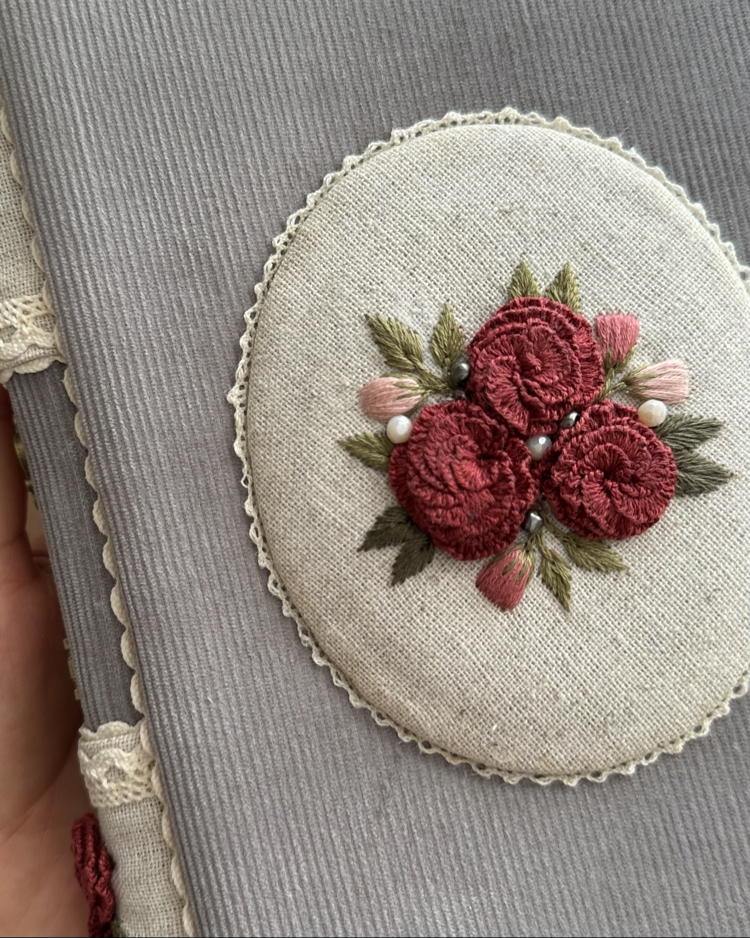 El Yapımı Vintage Nakışlı Defter – A5 / 100gr / 384 Sayfa – Çizgili 