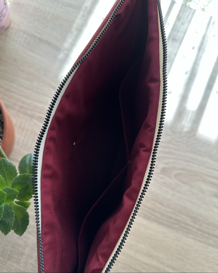 Laptop & Evrak Çantası – Dolgulu Koruma, Omuz ve El Kullanımına Uygun