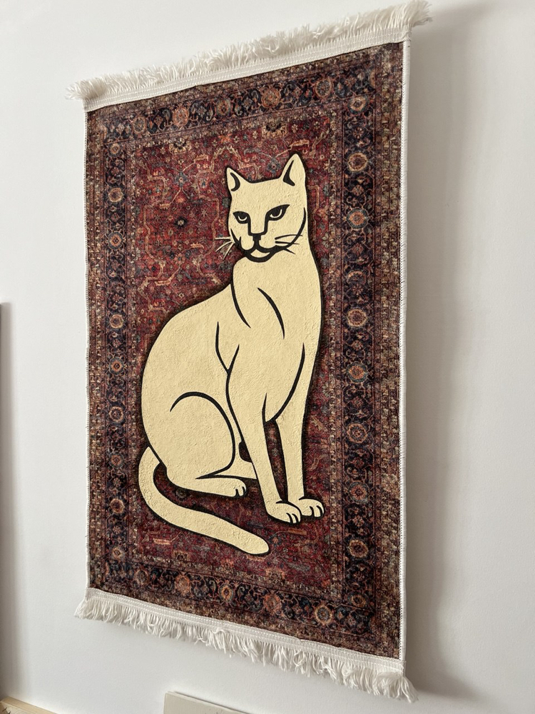 El Boyaması Kedi Figürlü Halı Tablo – Dekoratif Duvar Halısı
