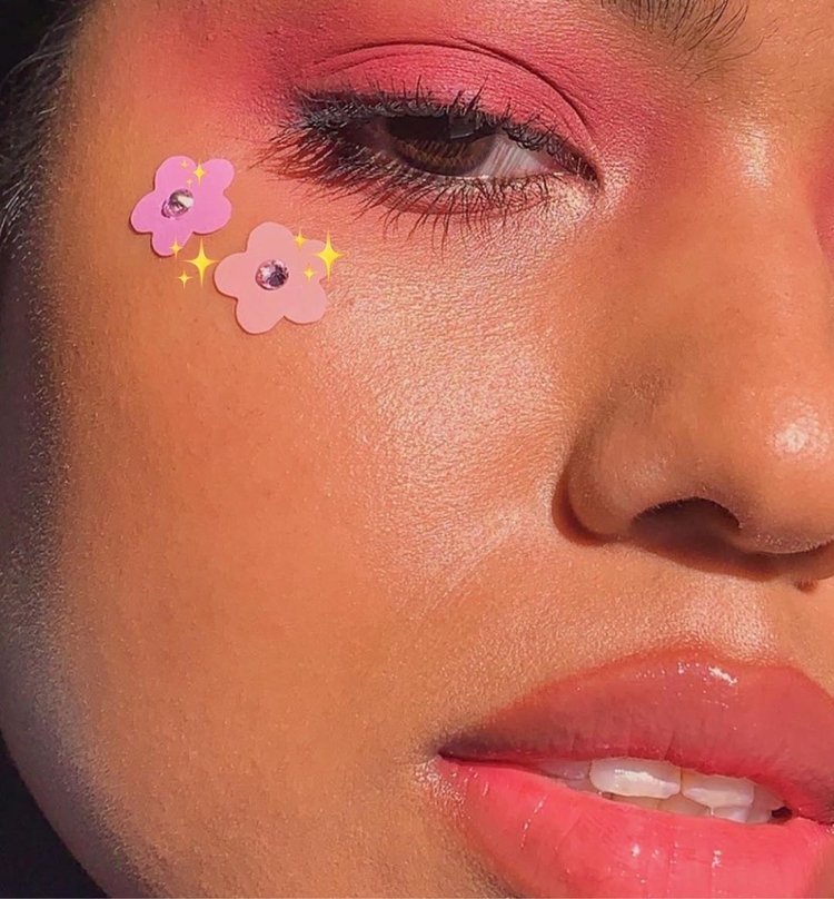 Squish Flower power acne patches