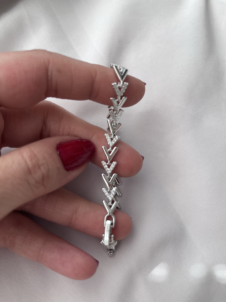 Zirkon Taşlı V Model Bileklik 
