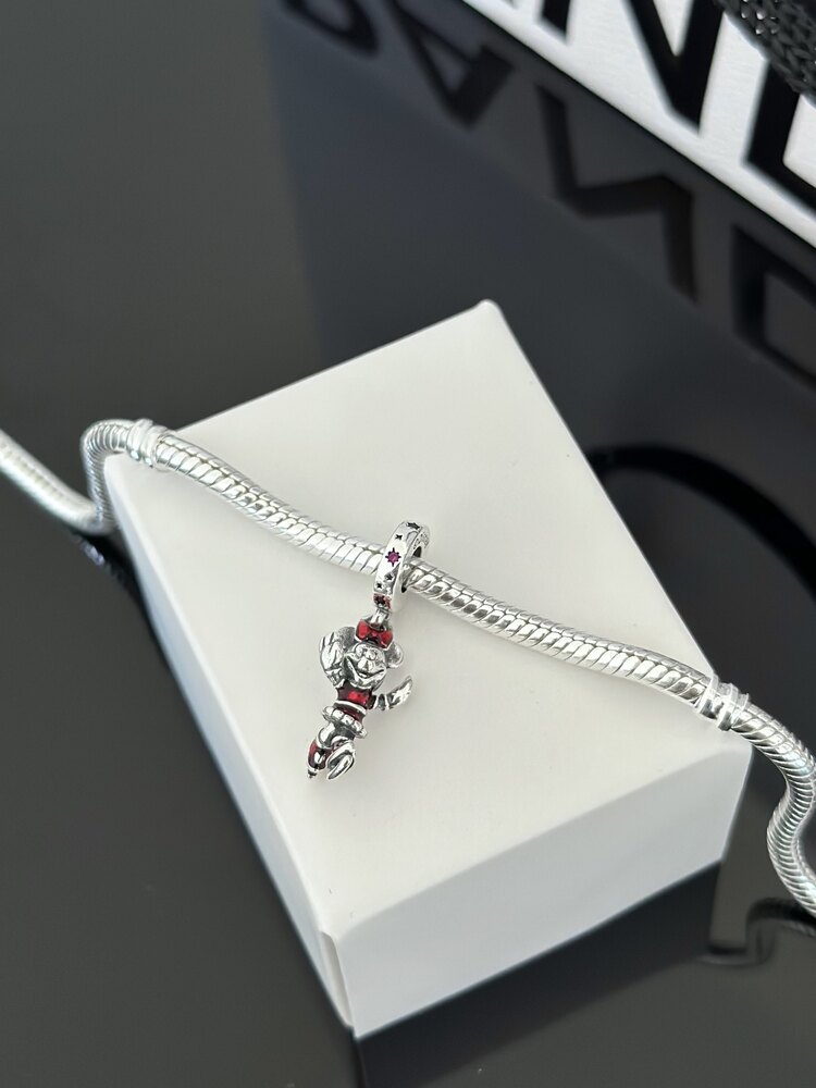 Minnie Mouse Buz Pateni Sallantılı Charm