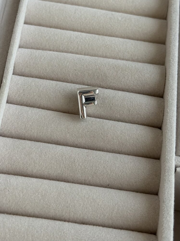 F Harf Charm