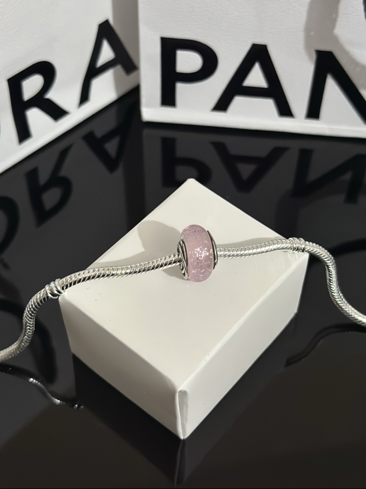 Etrafı Çevrili Pembe Murano Cam Charm