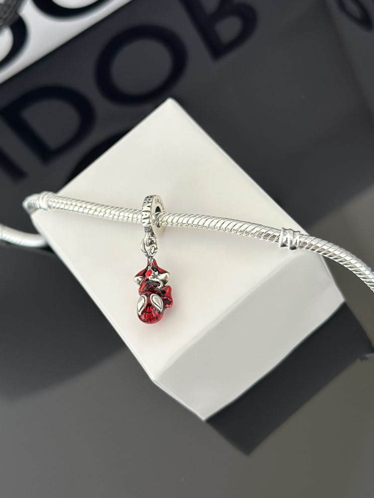 Asılı Örümcek Adam Sallantılı Charm