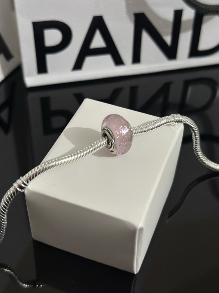 Etrafı Çevrili Pembe Murano Cam Charm