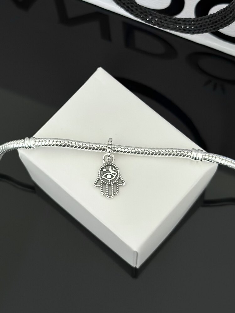 Koruyucu Fatma Eli Sallantılı Charm