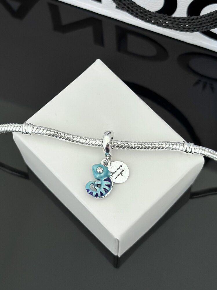 Renk Değiştiren Bukalemun Sallantılı Charm