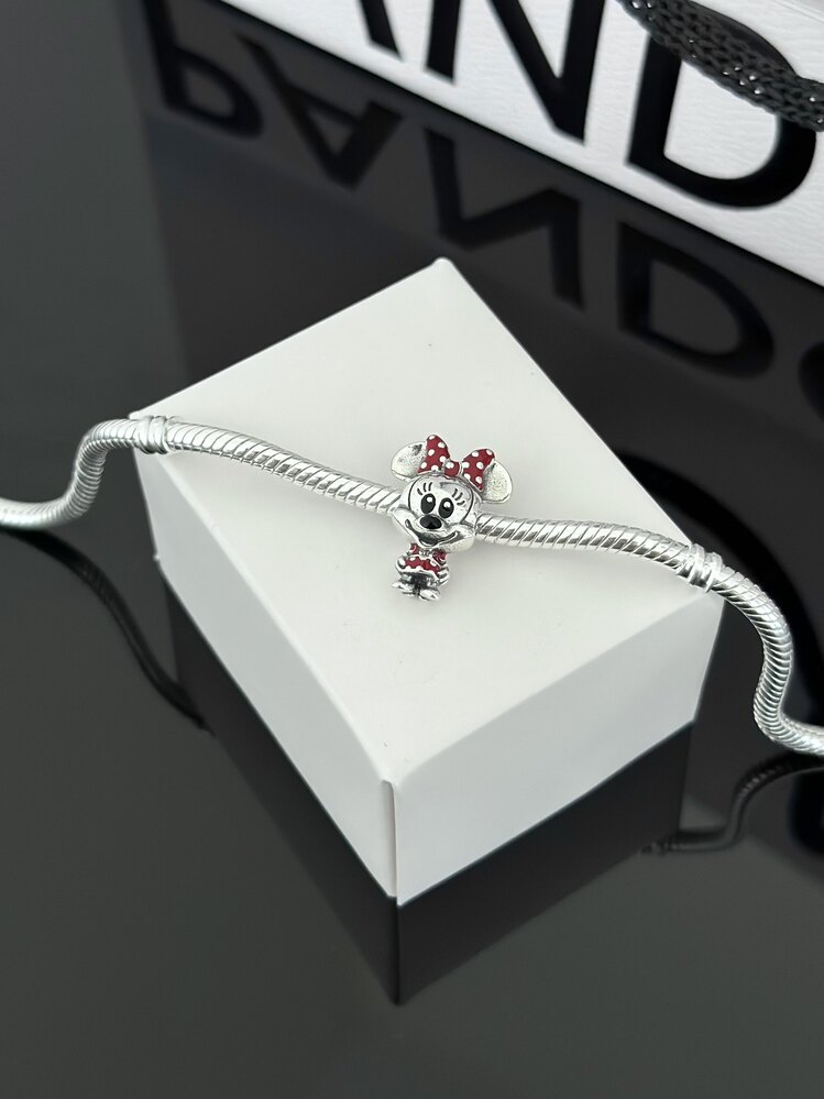 Disney, Puantiye Fiyonklu ve Elbiseli Minnie Charm