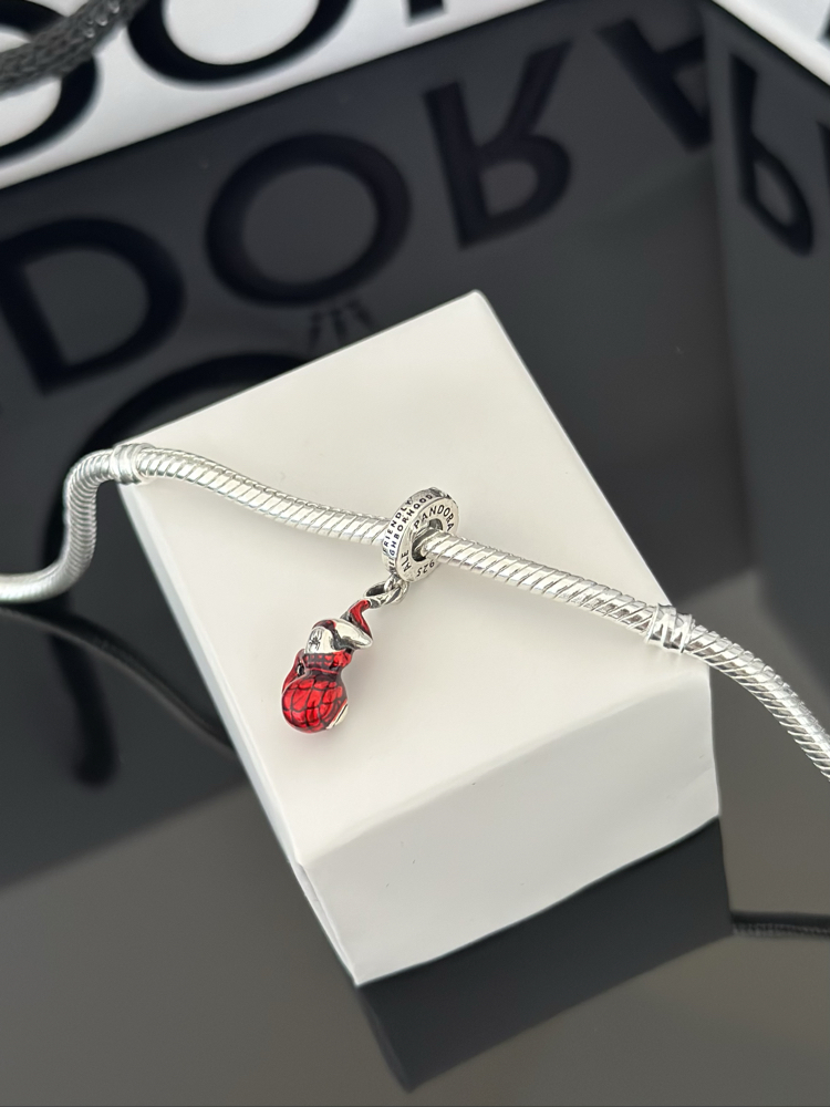 Asılı Örümcek Adam Sallantılı Charm